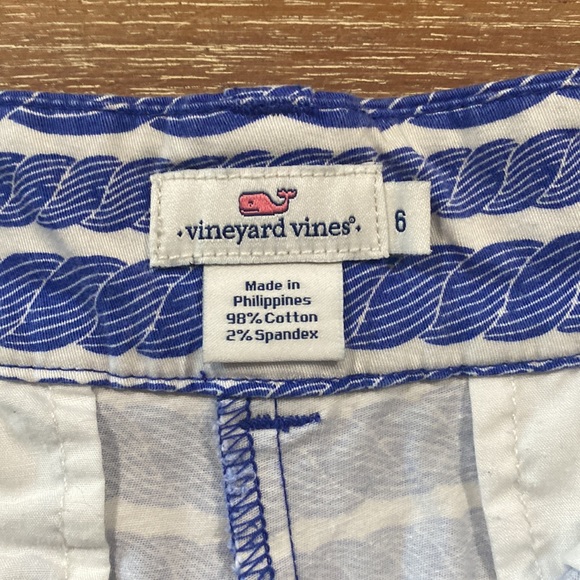 Vineyard vines shorts - Picture 2 of 4